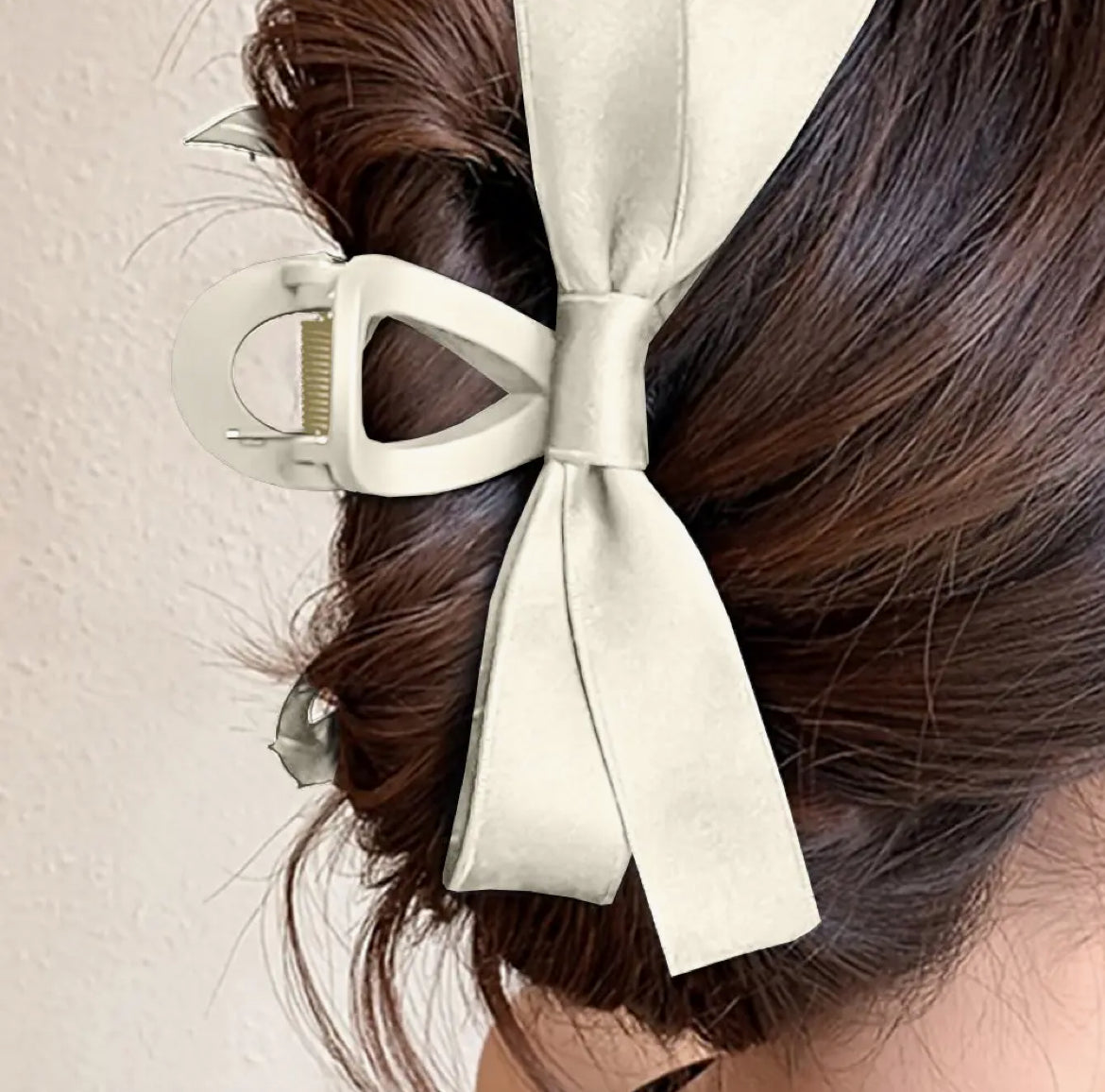 White Bow Clip